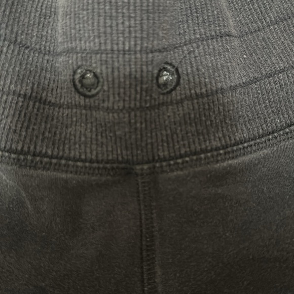 Size 8 Vintage lululemon shorts GUC - Picture 6 of 8